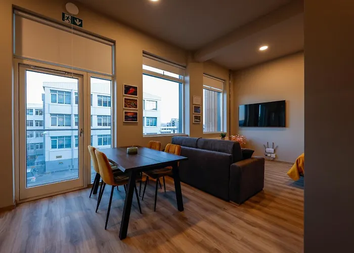 Center Apartments - Esja